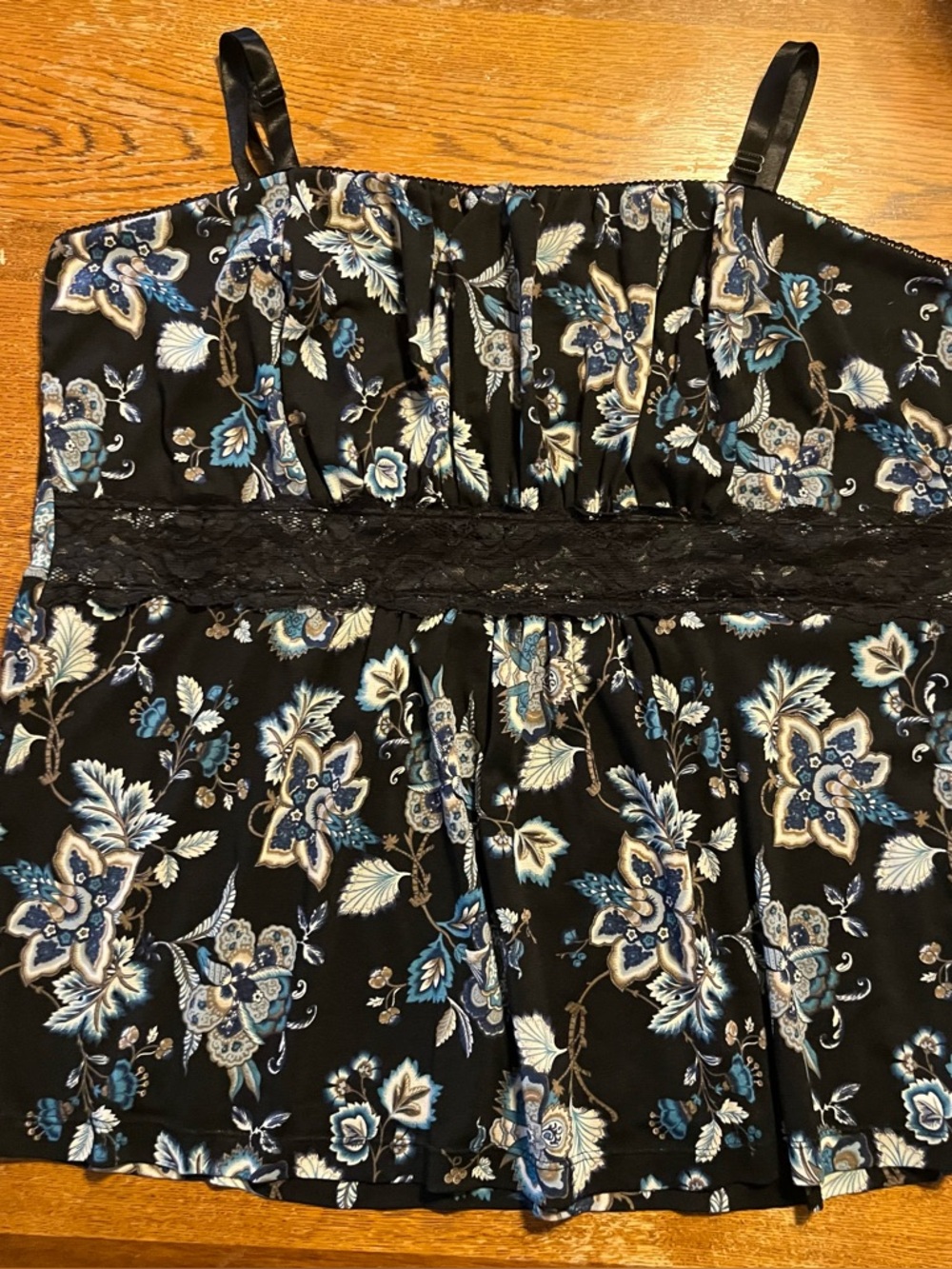 LAST CHANCE!  Torrid Spaghetti Strap Cami - Size 3 (3X?) - Floral with Lace